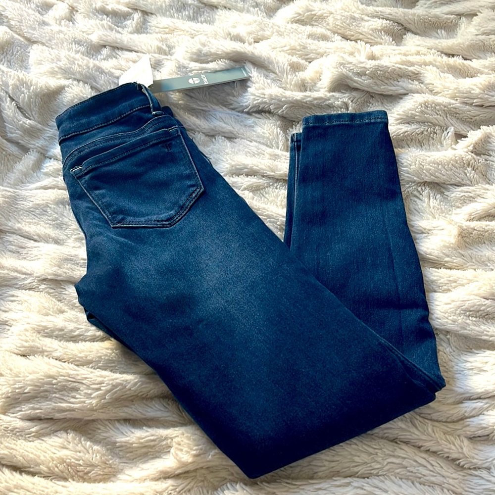 Girls Tractr jegging. New with tags. Size 7.